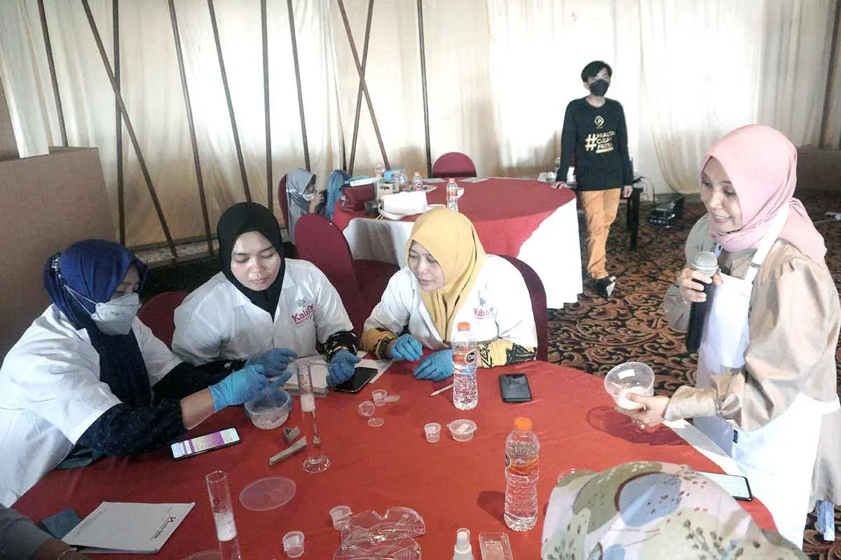 Suasana pelatihan di LPK Merdeka Kalista Pesona
